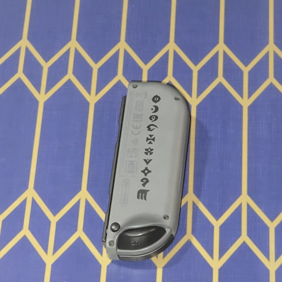 Nintendo Switch Right Joycon Monster Hunter Rise - Excellent Condition - Picture 9 of 13